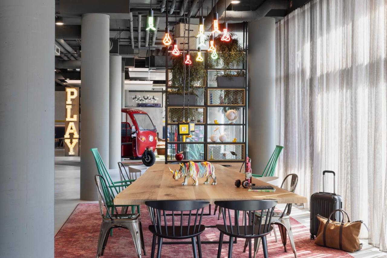 Moxy Vienna City East ภายนอก รูปภาพ